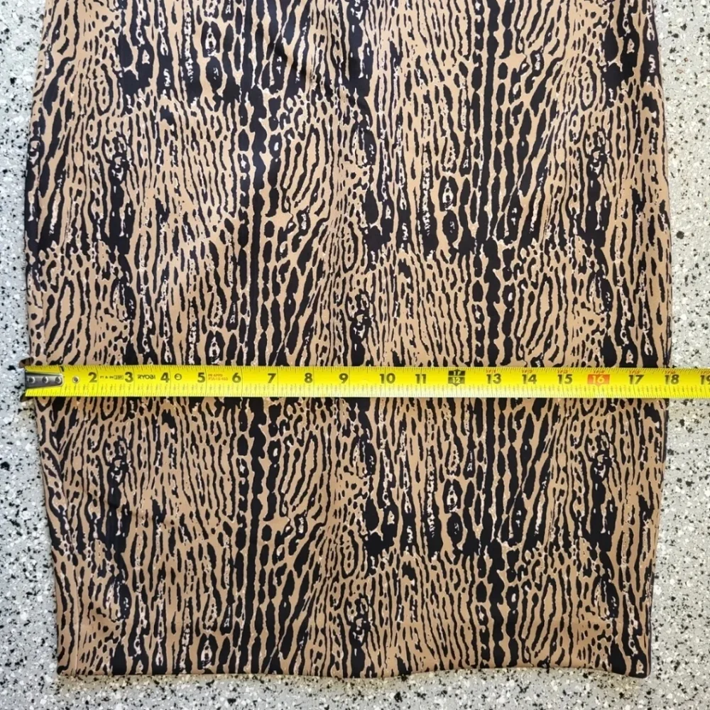 Philosophy Goldish Tan & Black Abstract Animal Print Short Sleeve Sheath Dress - Picture 4 of 14